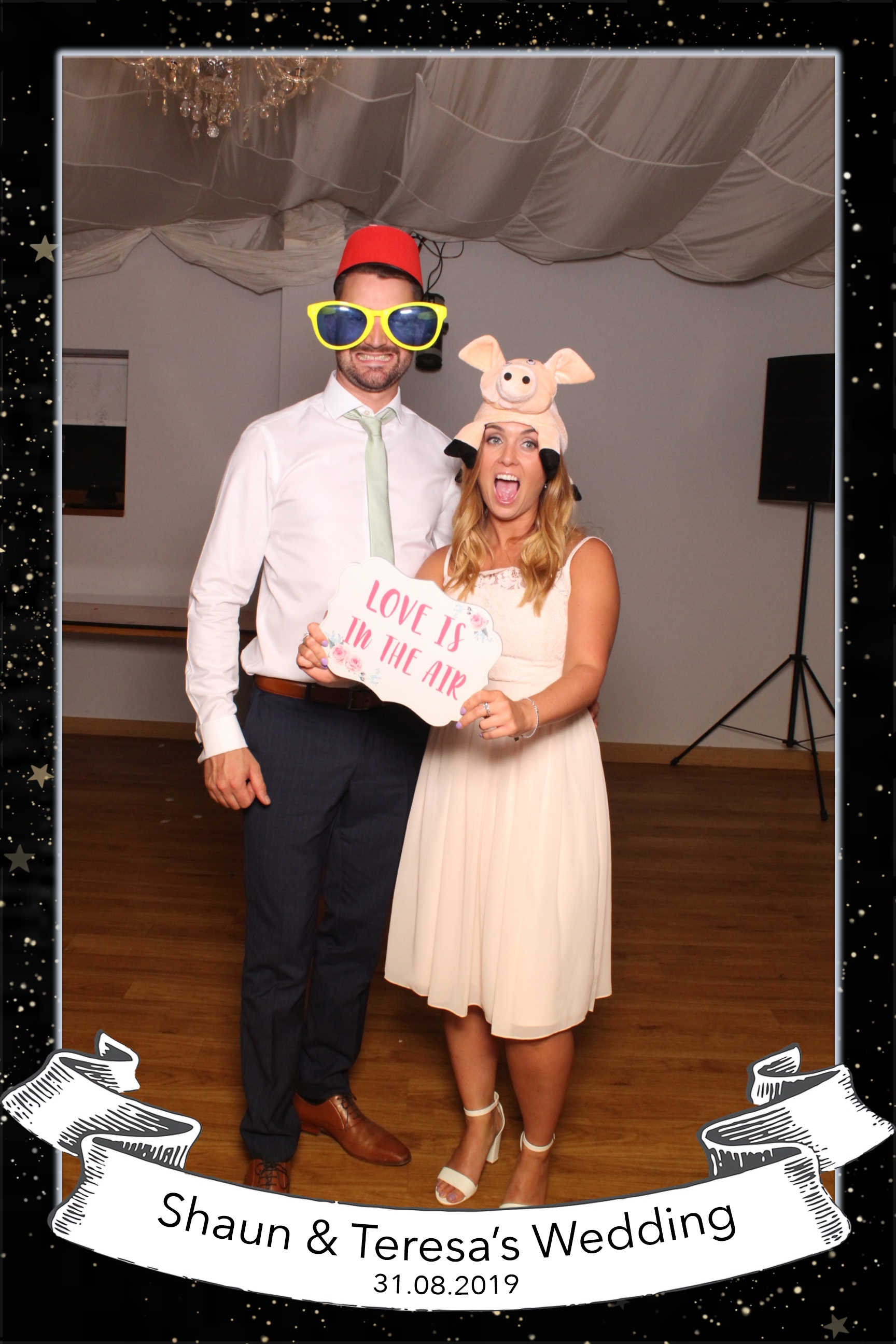 Sean and Teresa | View more photos from the event at images.mobile-photo-booth.com/u/MobilePhotoBoothUK/Sean-and-Teresa